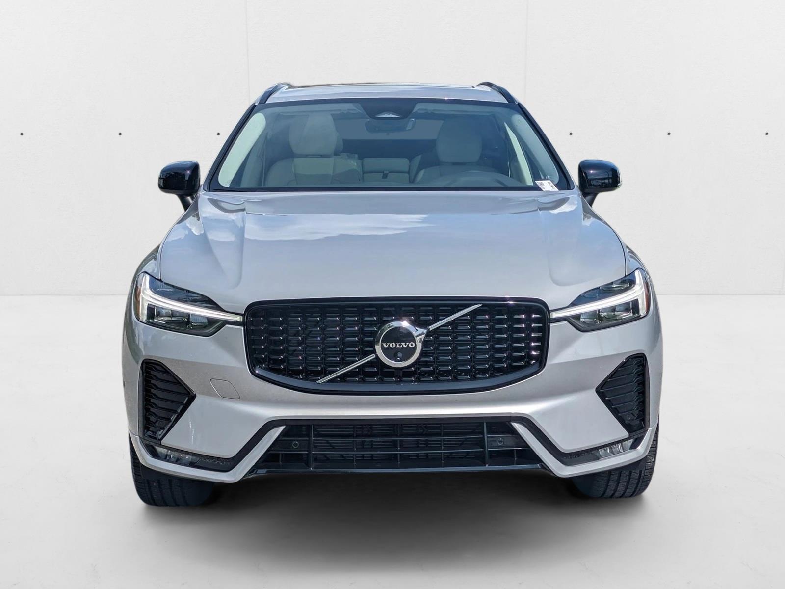2025 Volvo XC60 B5 Plus photo 2