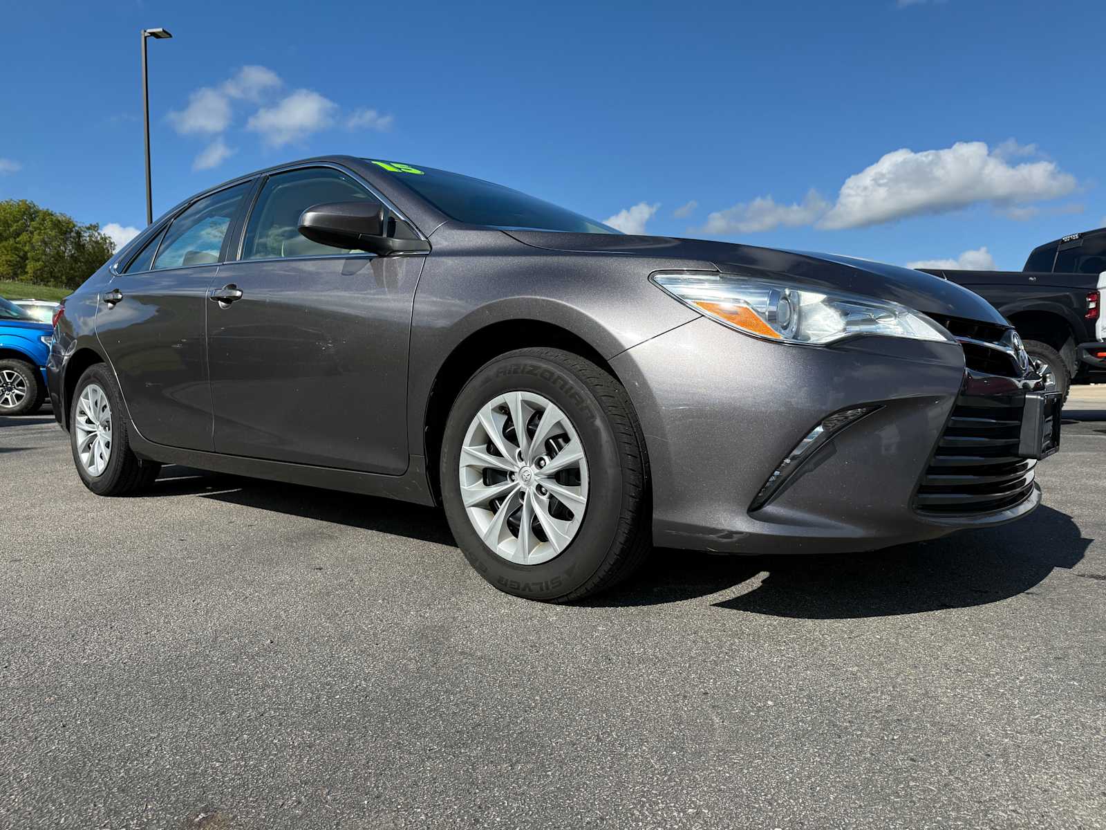 2015 Toyota Camry LE photo 3
