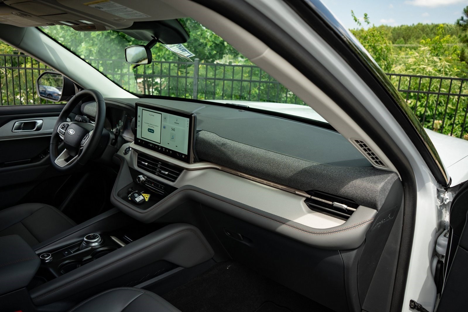 2025 Ford Explorer photo 20