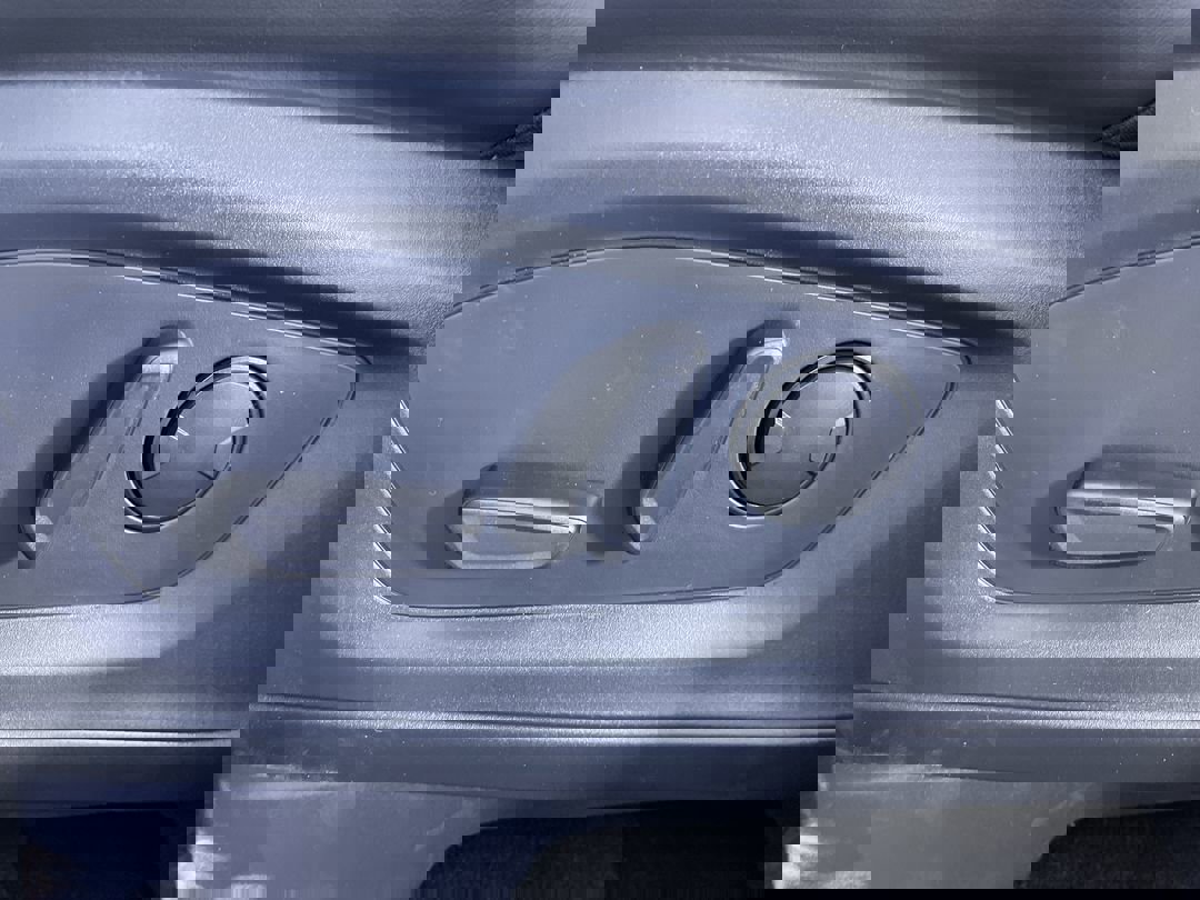 2025 Ford Explorer ST-Line photo 11