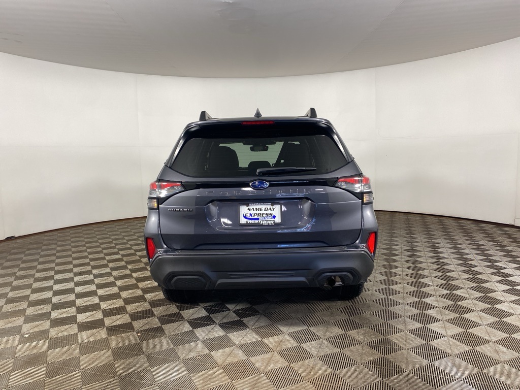 2025 Subaru Forester Premium photo 4