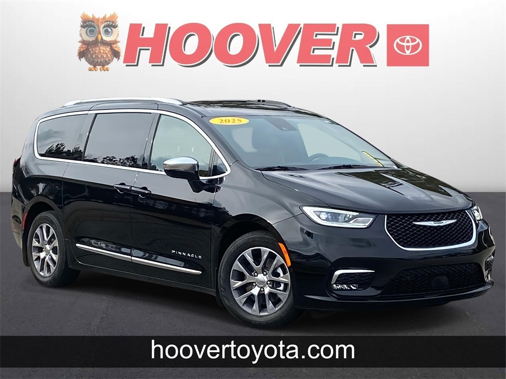2025 Chrysler Pacifica PHEV Pinnacle's photo