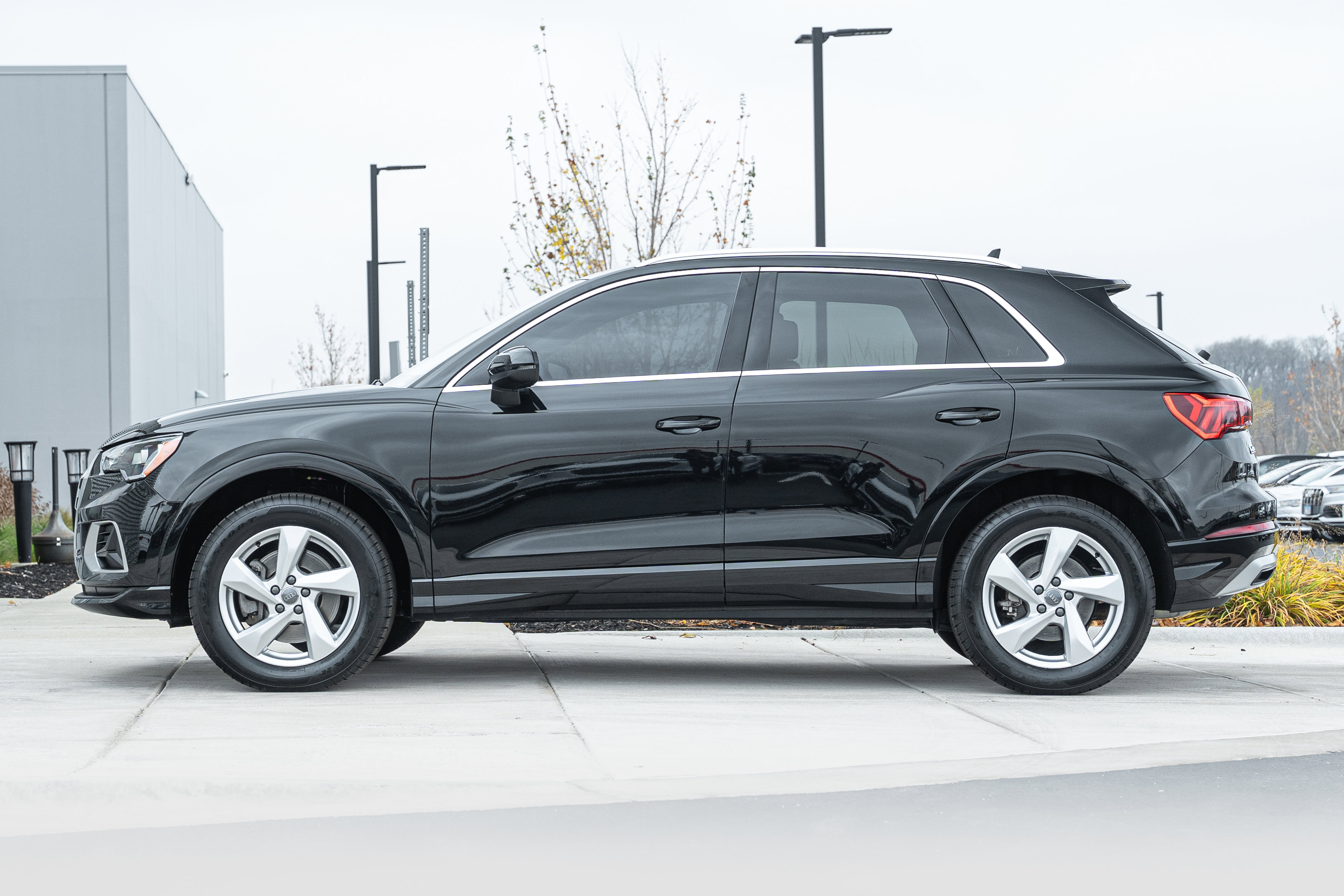 2020 Audi Q3 Premium photo 4