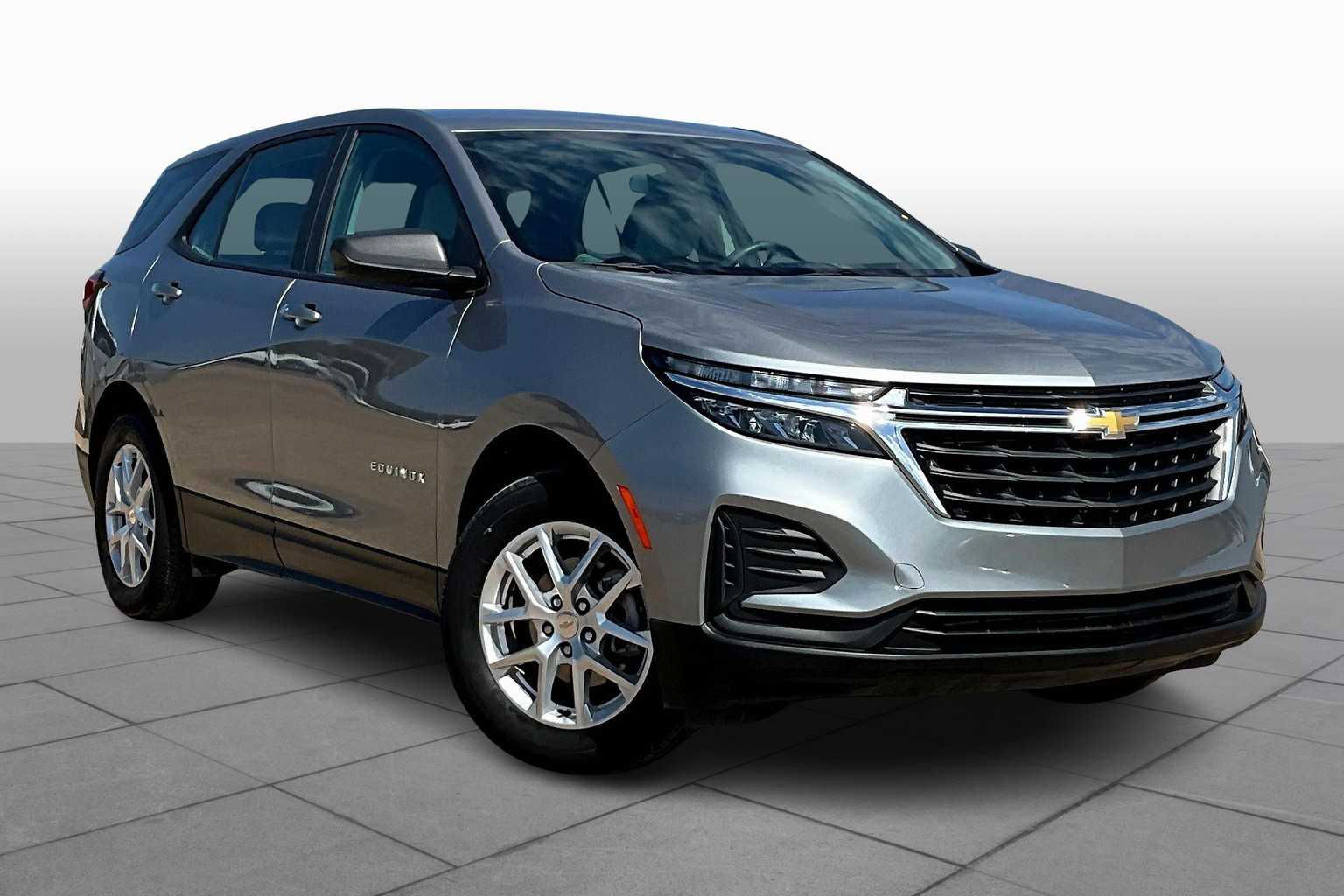 2024 Chevrolet Equinox LS photo 2
