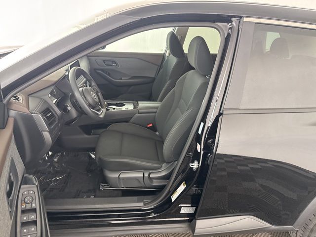 2023 Nissan Rogue S photo 23