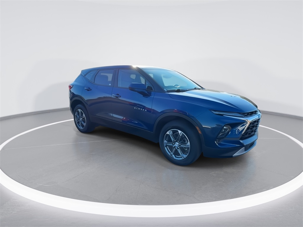 2023 Chevrolet Blazer 2LT photo 2