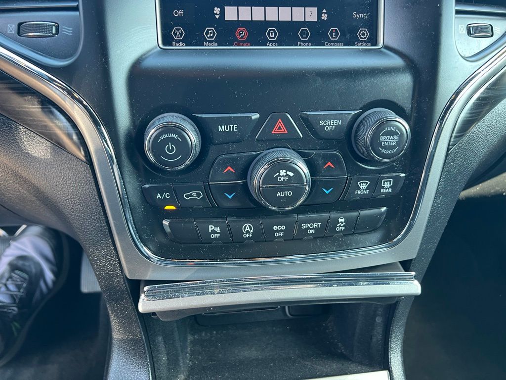 2020 Jeep Grand Cherokee Laredo E photo 29