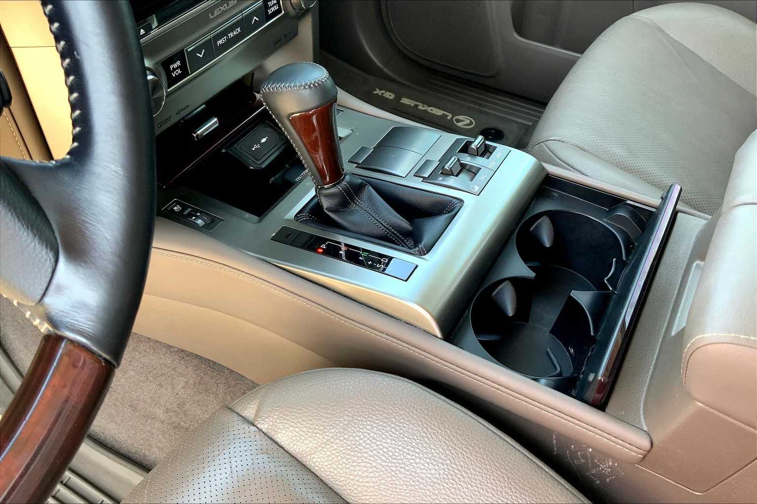 2018 Lexus GX 460 Premium photo 14