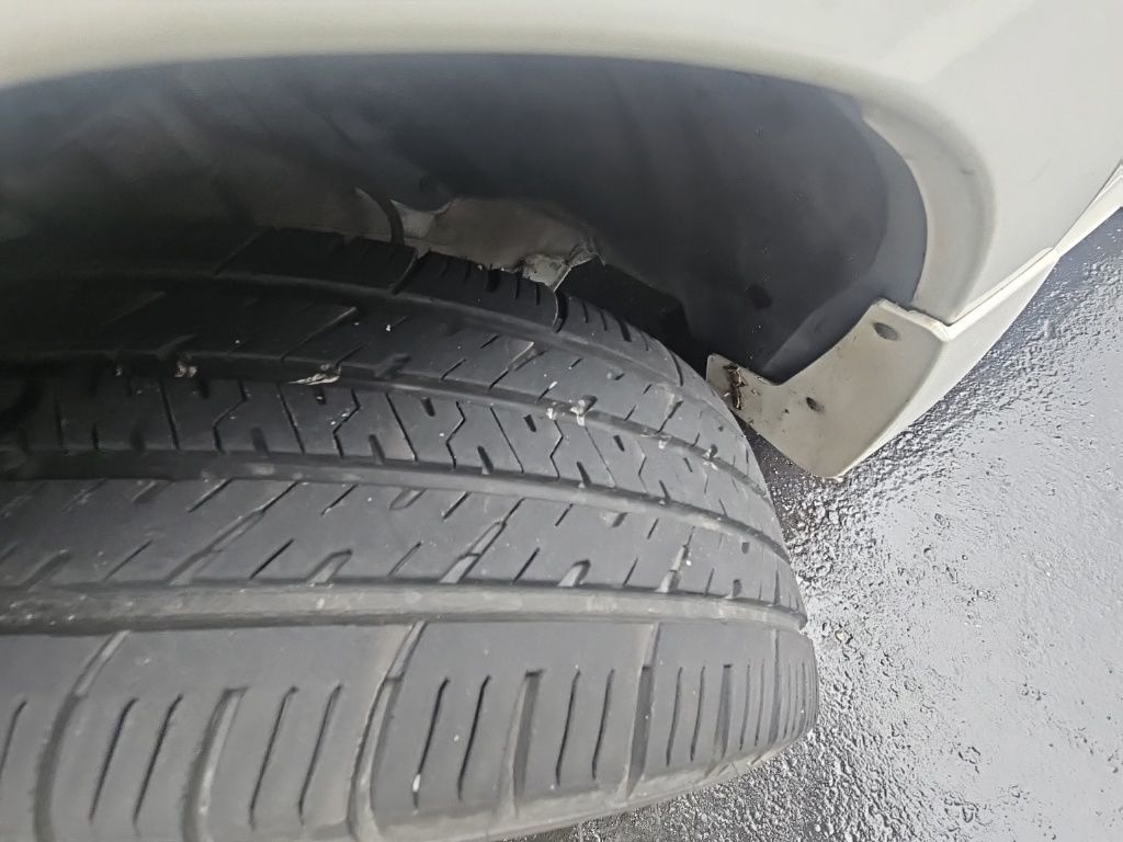 2010 Nissan Sentra 2.0 SR photo 13