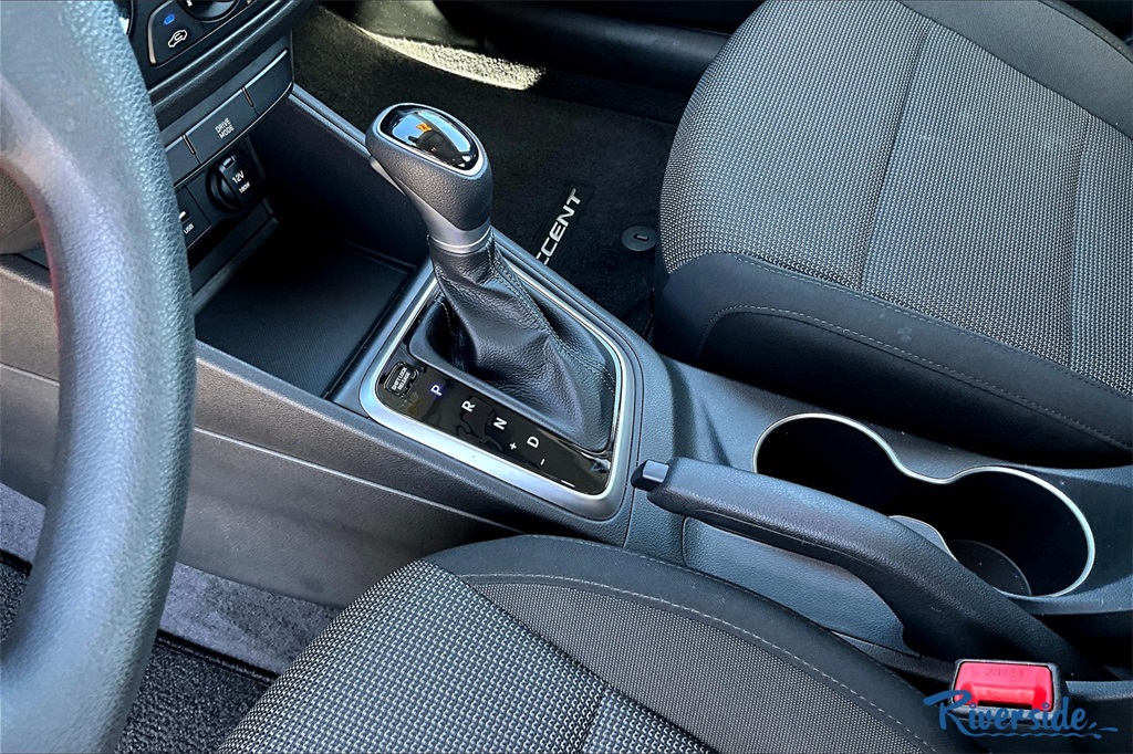2022 Hyundai Accent SEL photo 16