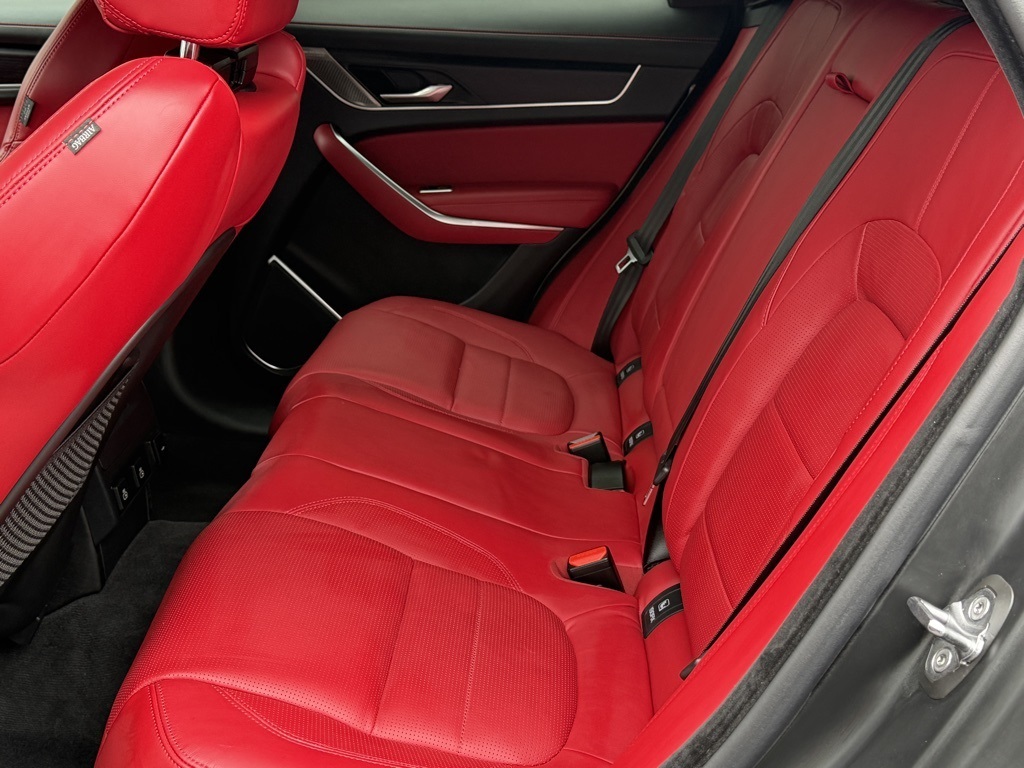2025 Jaguar F-PACE P400 R-Dynamic S photo 26
