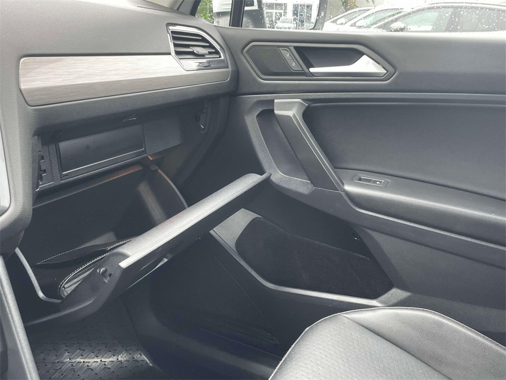 2021 Volkswagen Tiguan SE photo 31