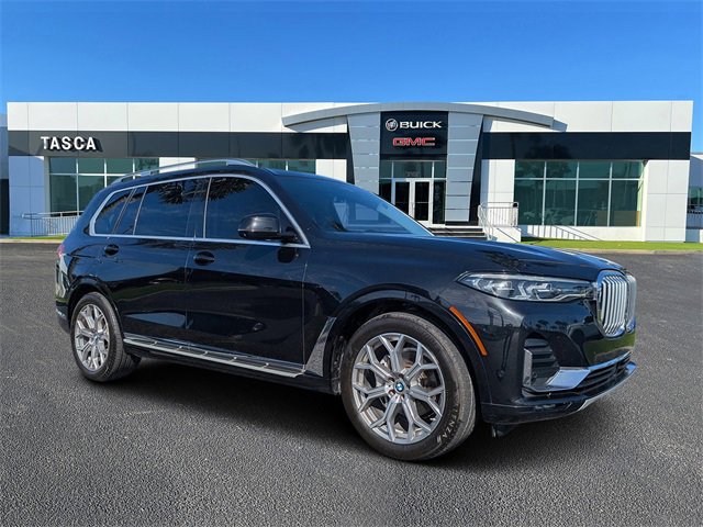 2021 BMW X7 40i's photo