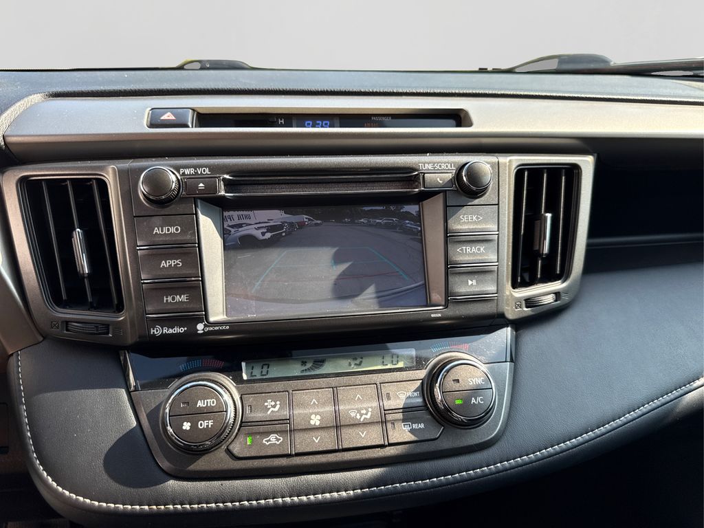 2015 Toyota RAV4 XLE photo 26