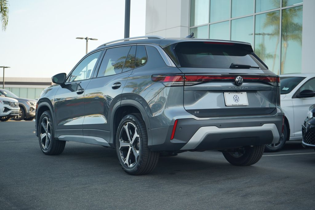2025 Volkswagen Tiguan SE photo 2