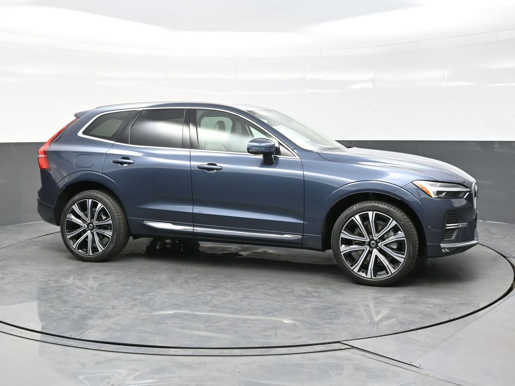 2023 Volvo XC60 Ultimate photo 3