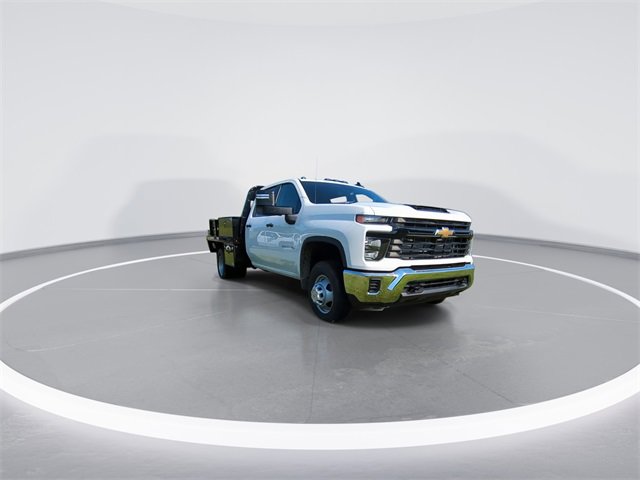 2025 Chevrolet Silverado 3500HD Work Truck photo 2