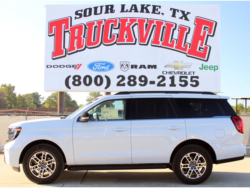 2025 Ford Expedition Active's photo