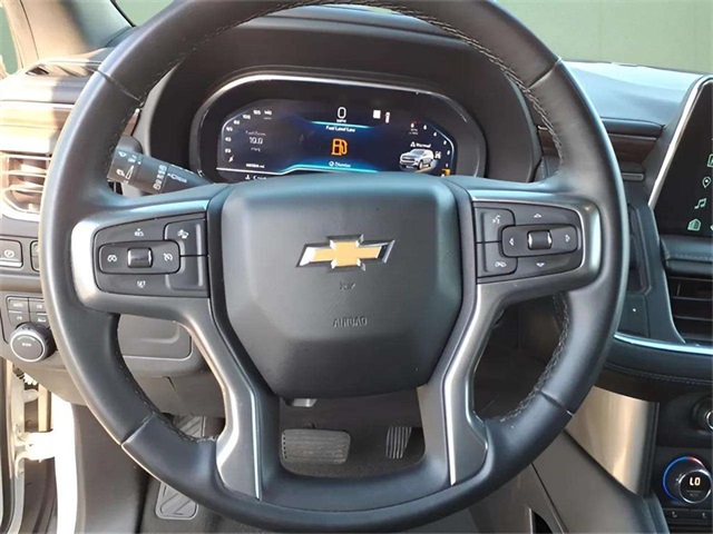 2023 Chevrolet Suburban LT photo 13