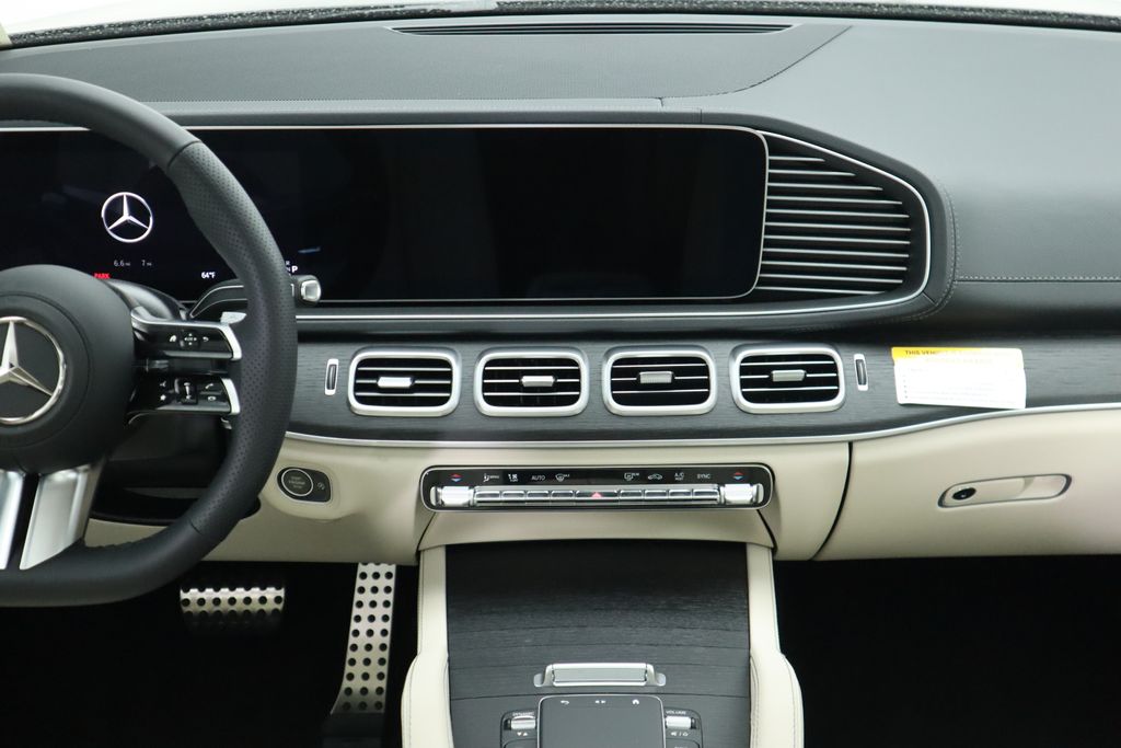 2025 Mercedes Benz GLS 450 4MATIC photo 12