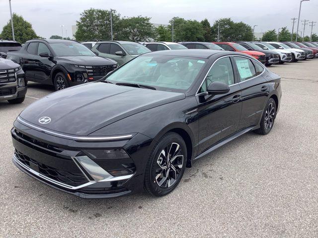 2025 Hyundai Sonata SEL's photo