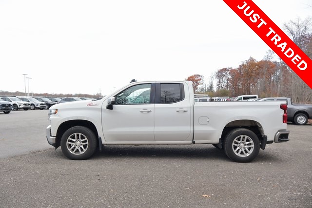 2019 Chevrolet Silverado 1500 LT photo 2