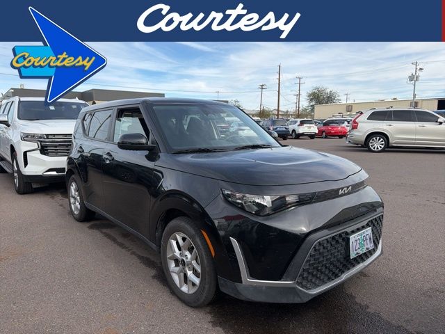 2024 Kia Soul LX's photo