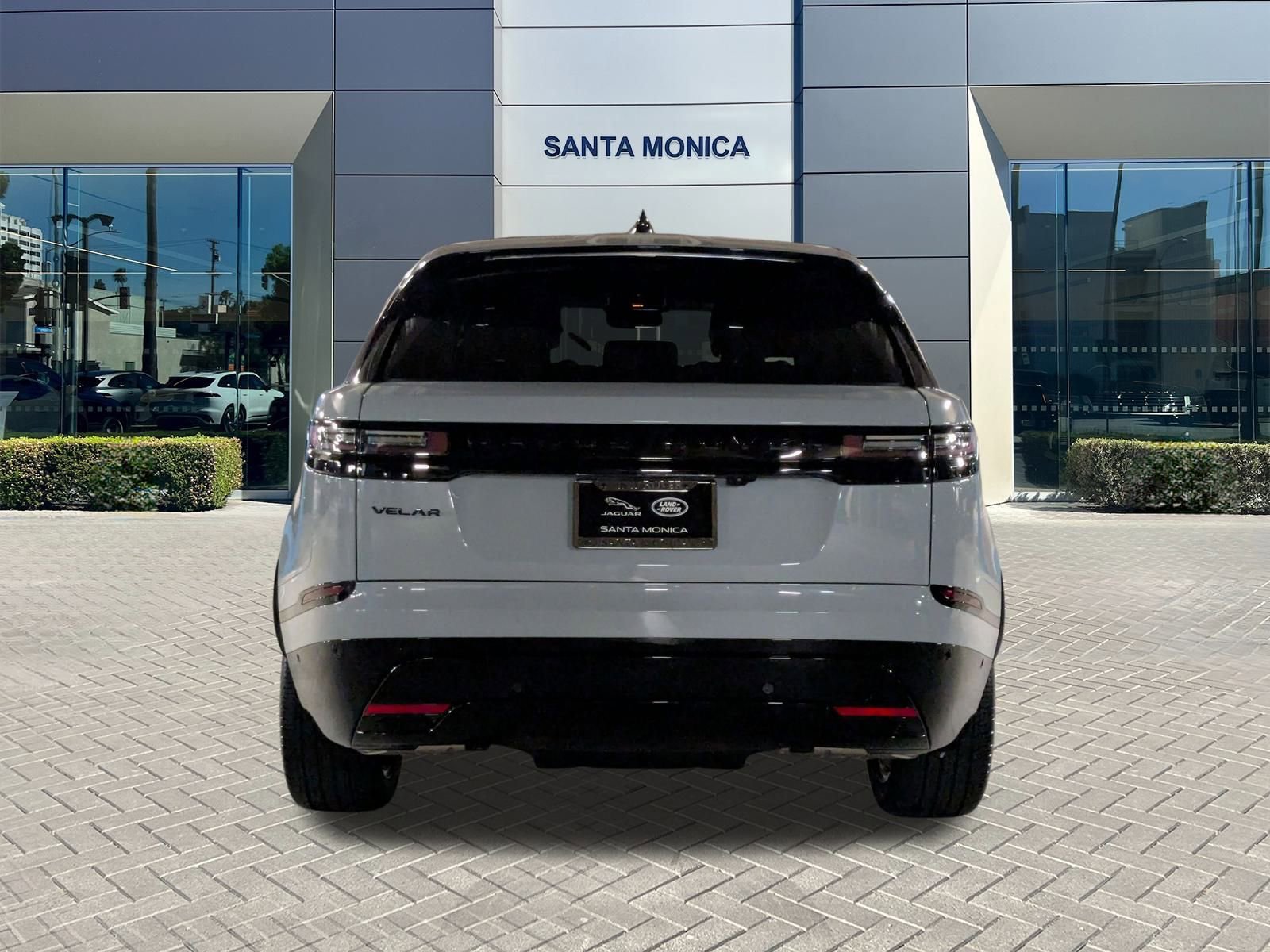 2026 Land Rover Range Rover Velar SE photo 8