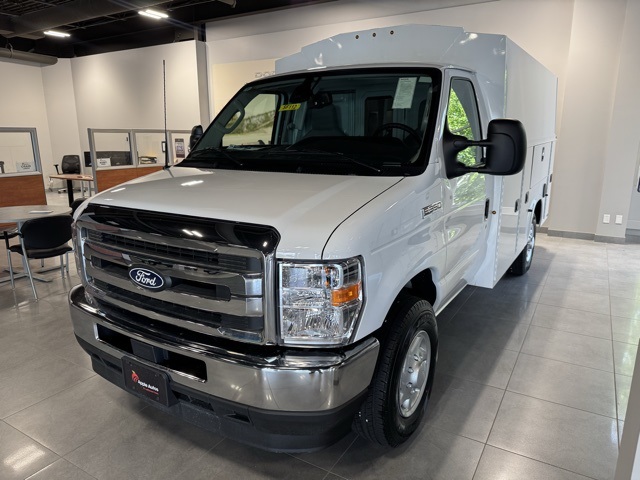 2026 Ford E-350 Base photo 2