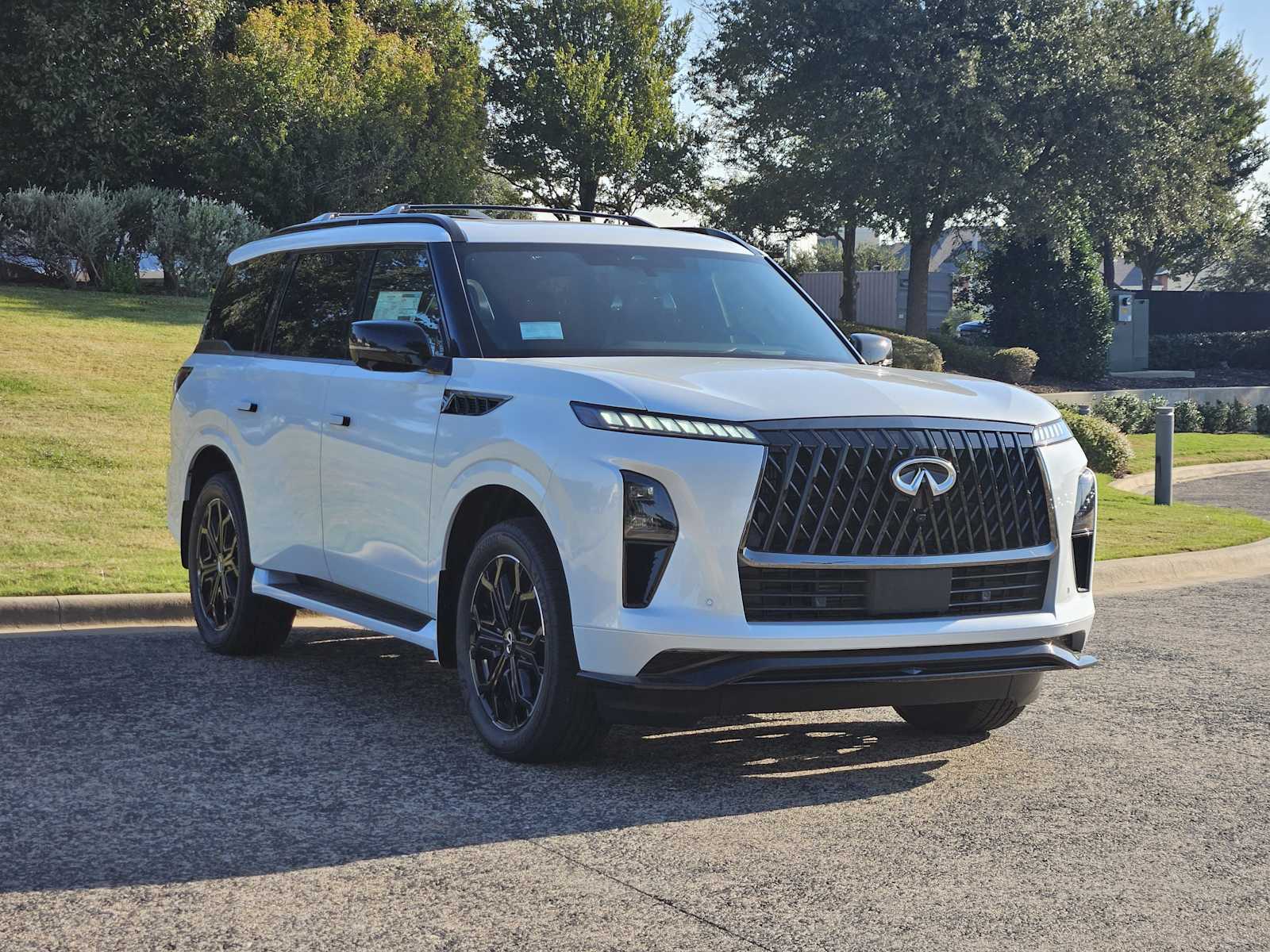 2026 Infiniti QX80 Sensory photo 2