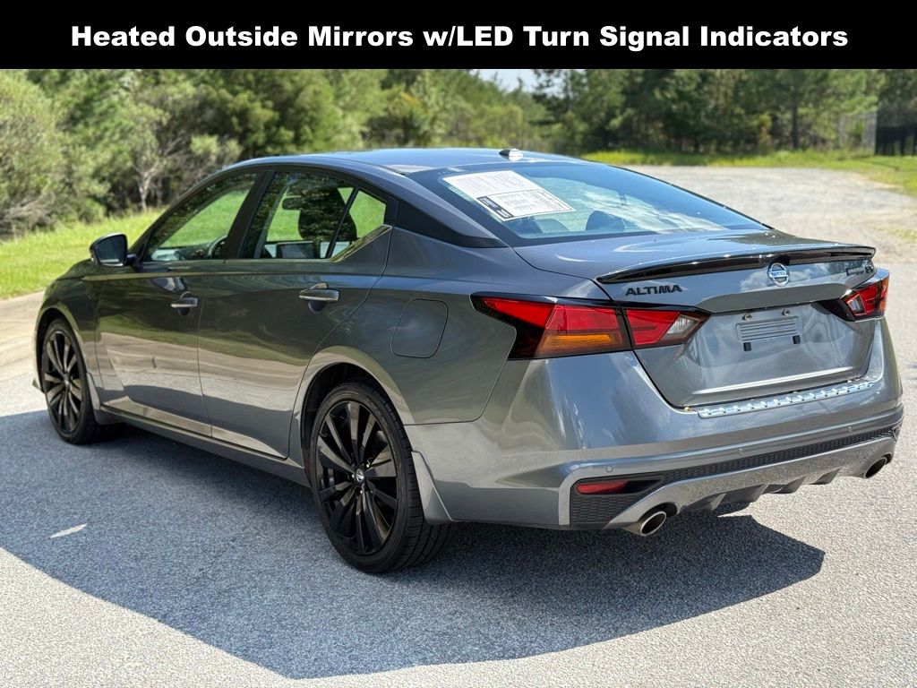 2022 Nissan Altima 2.5 SR photo 7