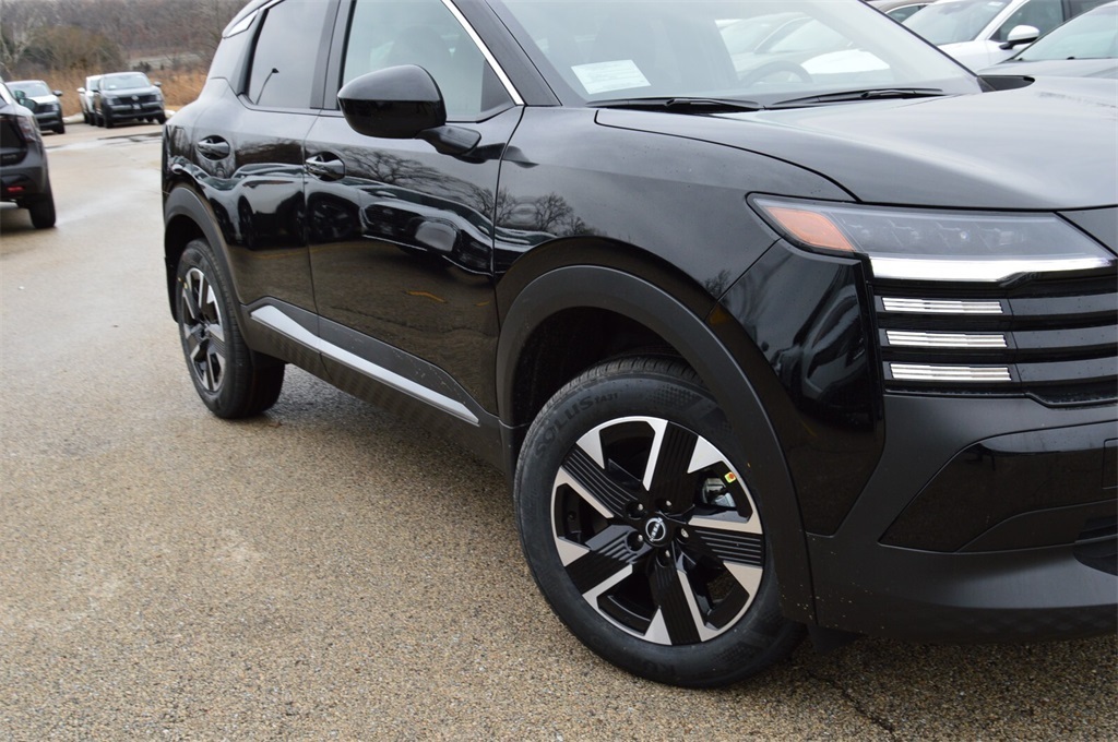 2025 Nissan Kicks SV photo 2
