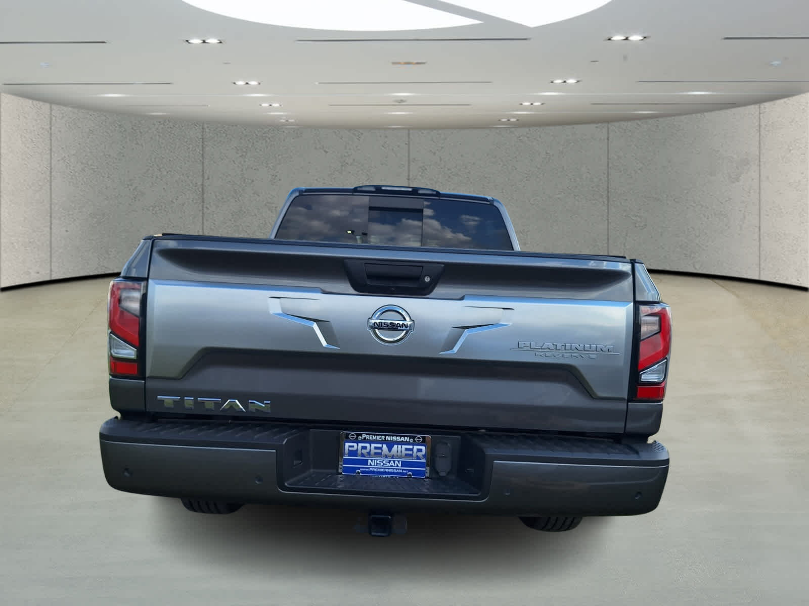 2021 Nissan Titan Platinum Reserve photo 4