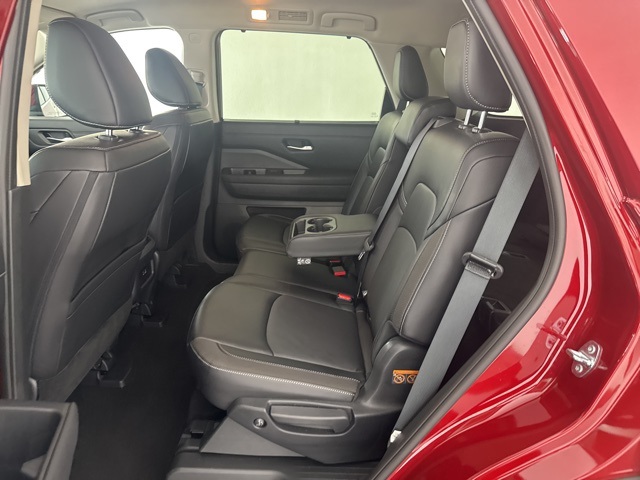 2024 Nissan Pathfinder SL photo 23