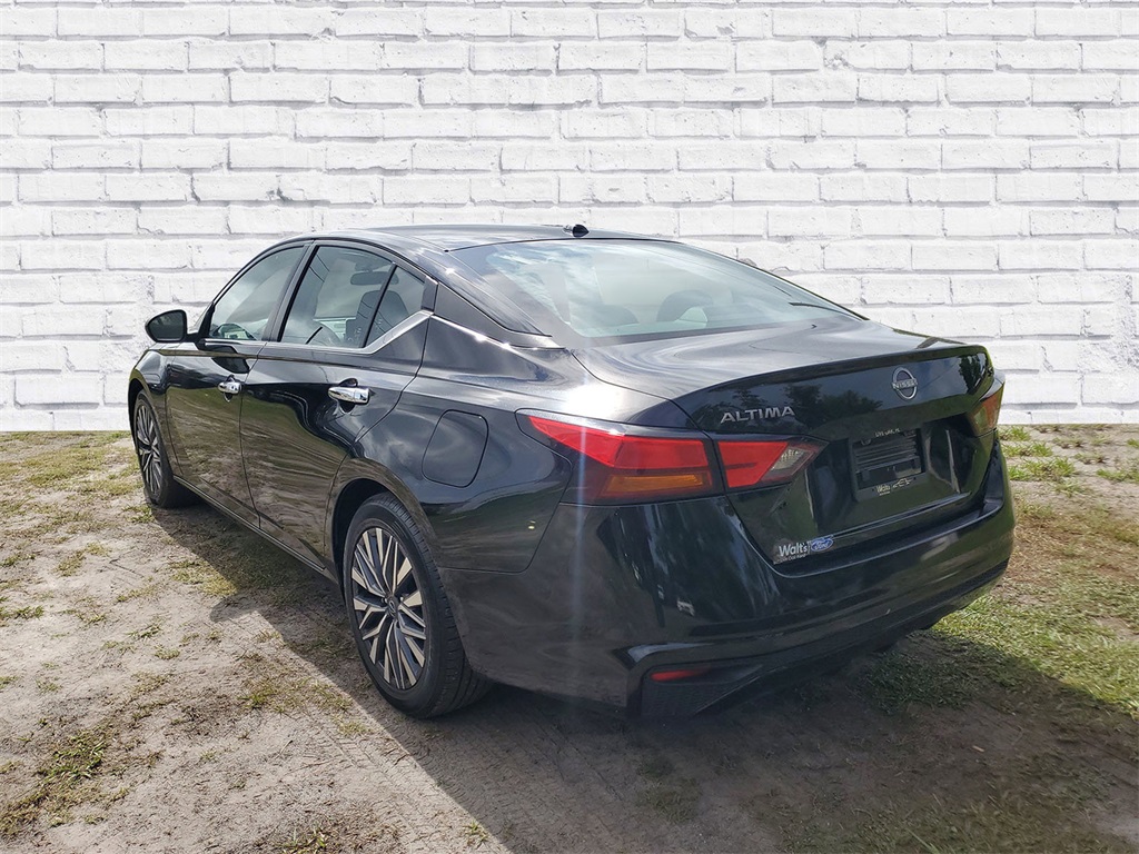 2023 Nissan Altima 2.5 SV photo 3