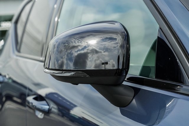2026 Volvo XC40 AWD photo 13