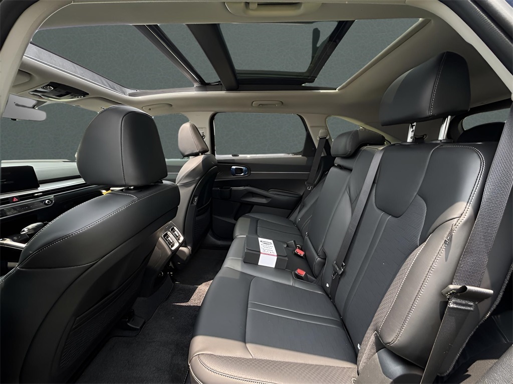 2025 Kia Sorento S photo 15