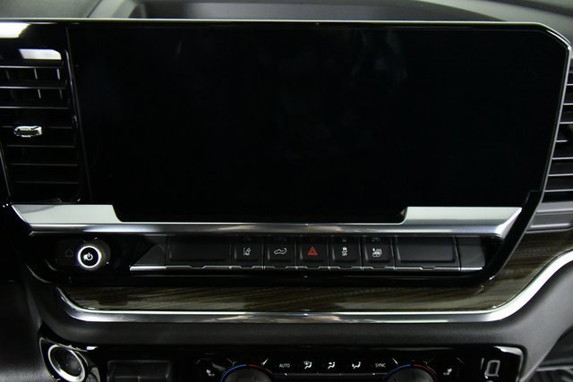 2025 Chevrolet Silverado 3500HD LT photo 3
