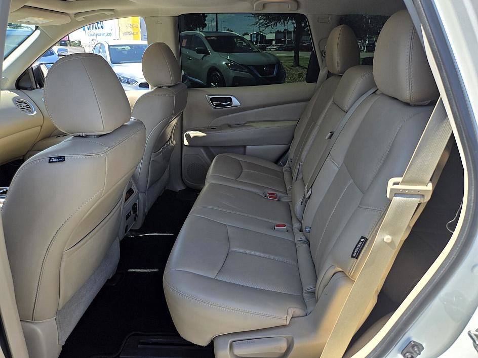 2020 Nissan Pathfinder Platinum photo 12