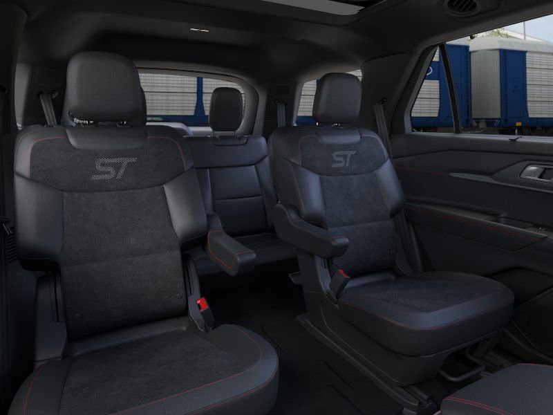 2025 Ford Explorer ST photo 10