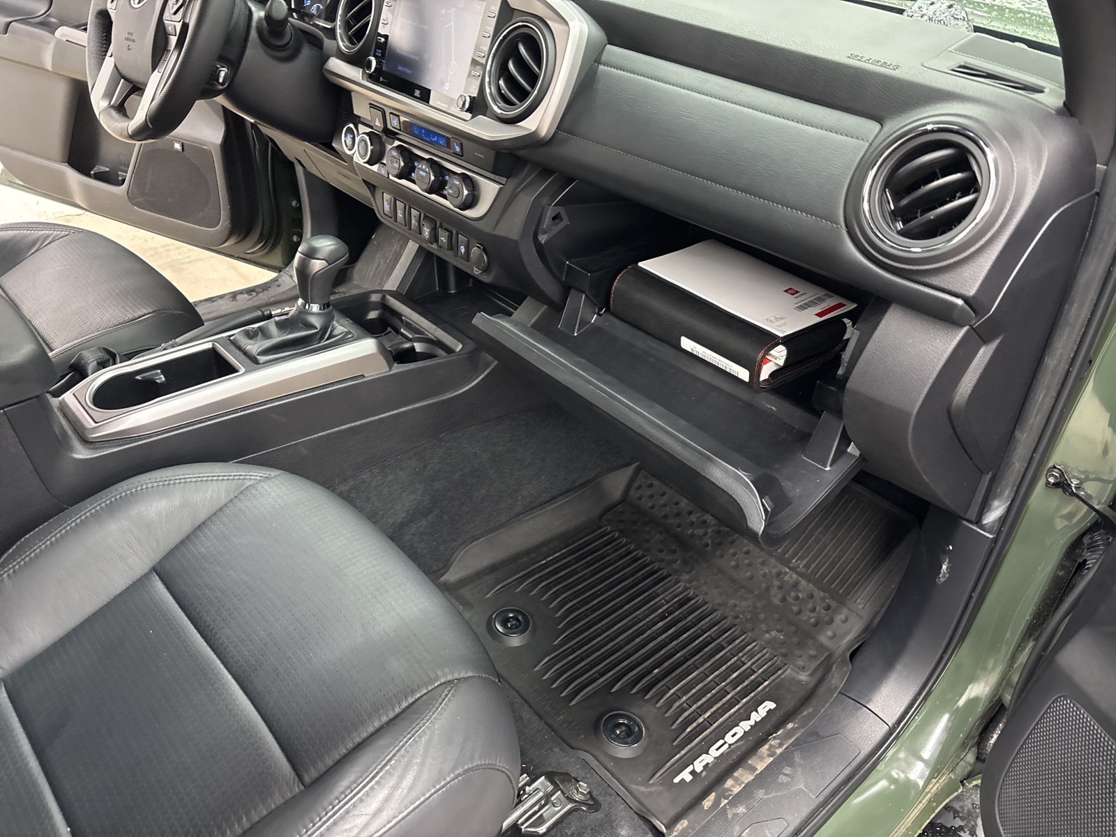 2022 Toyota Tacoma Limited photo 13