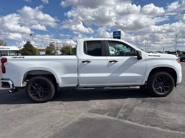 2025 Chevrolet Silverado 1500 Custom photo 5