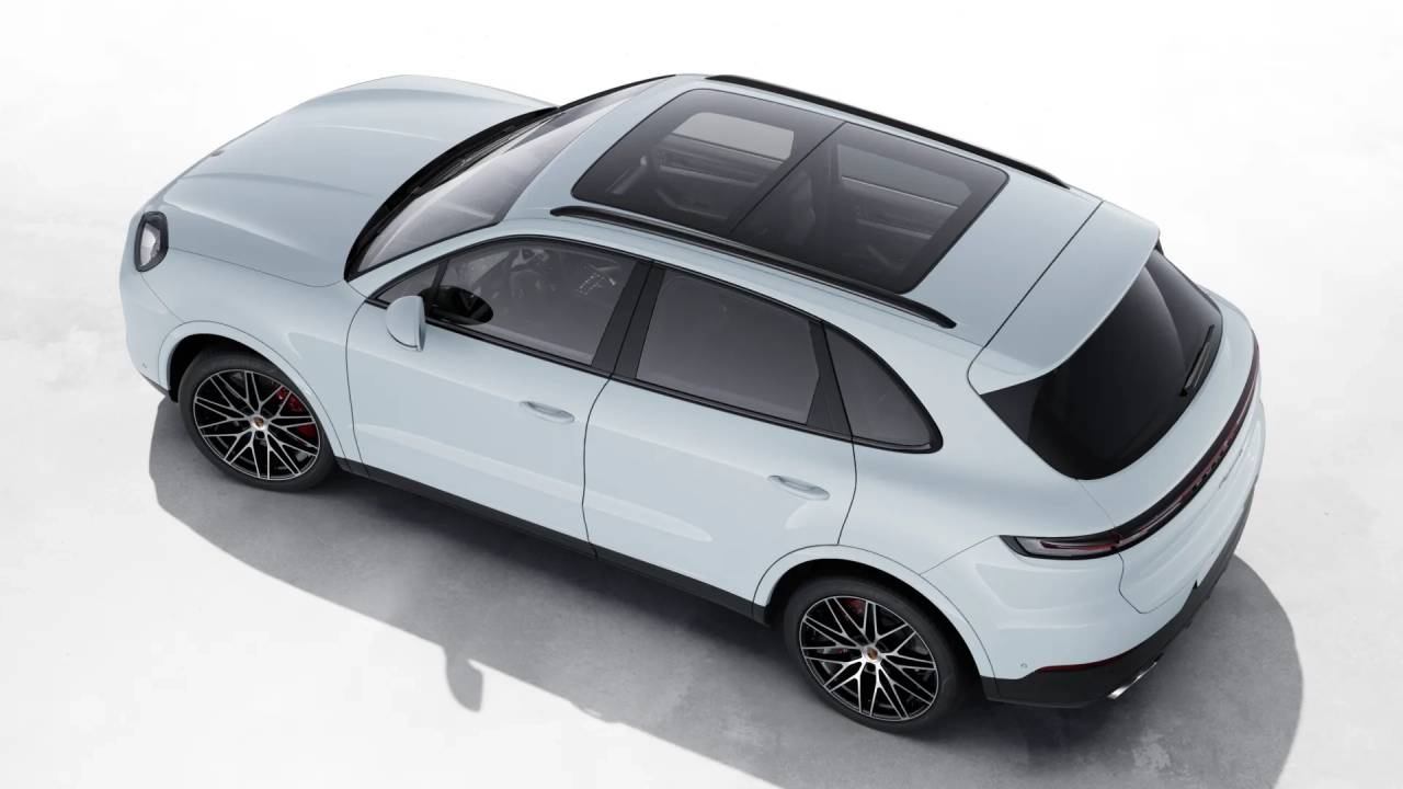 2026 Porsche Cayenne S photo 4