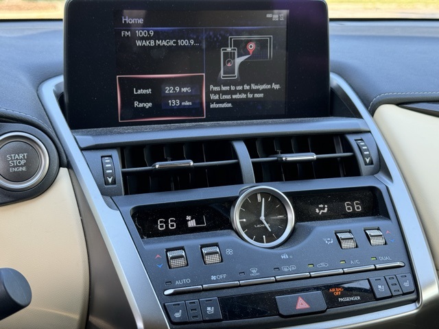 2021 Lexus NX 300 photo 18