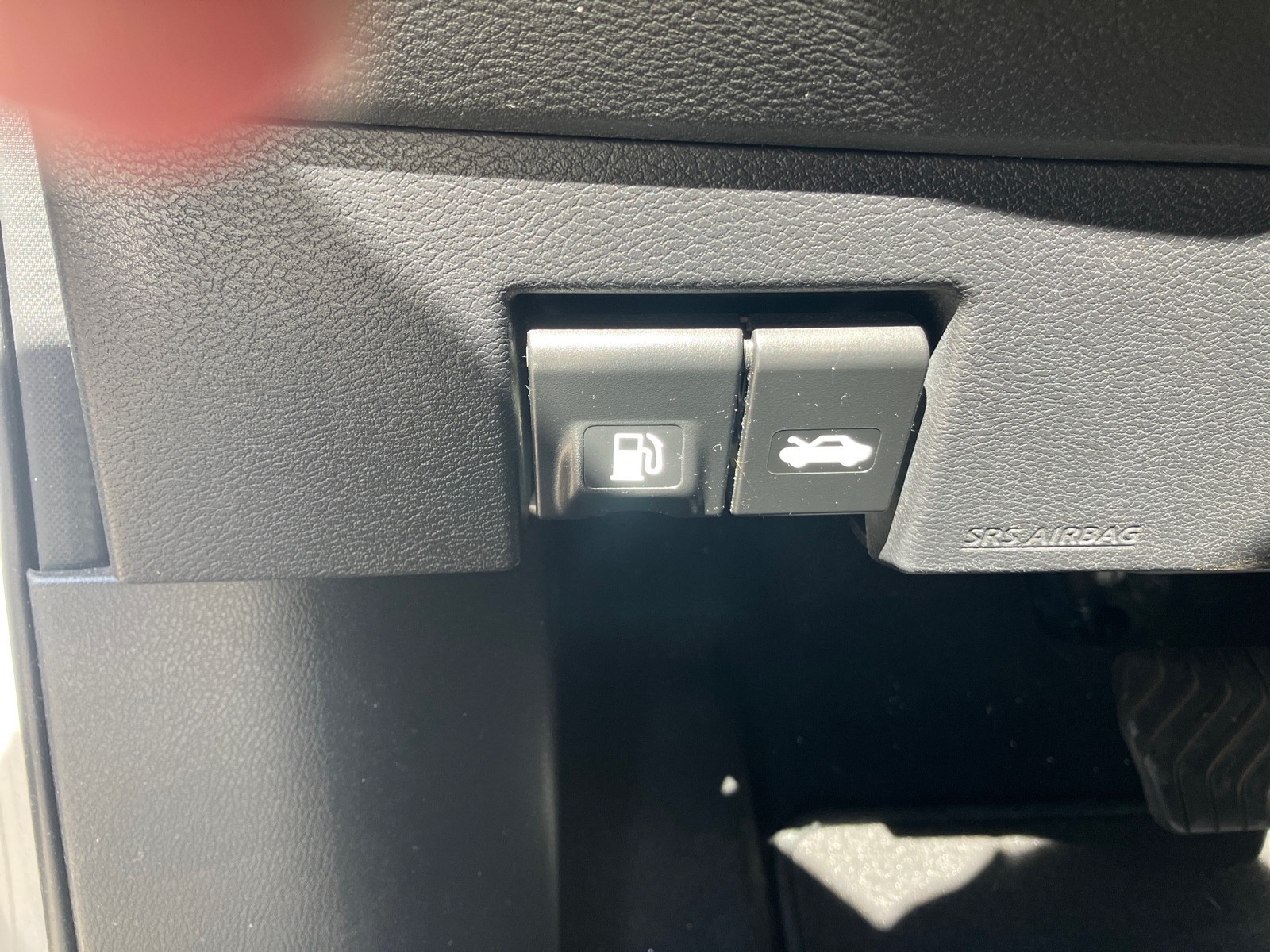 Used 2020 SILVER Nissan SR image 11