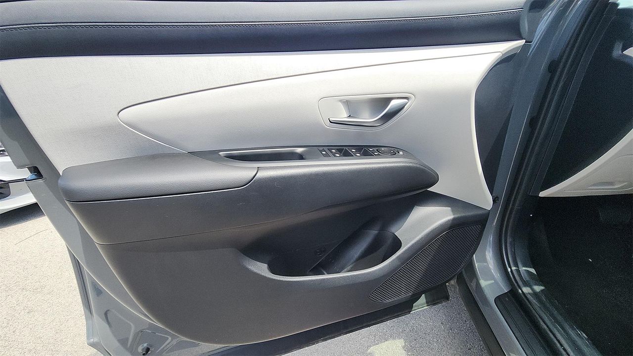 2025 Hyundai Tucson SEL Convenience photo 18