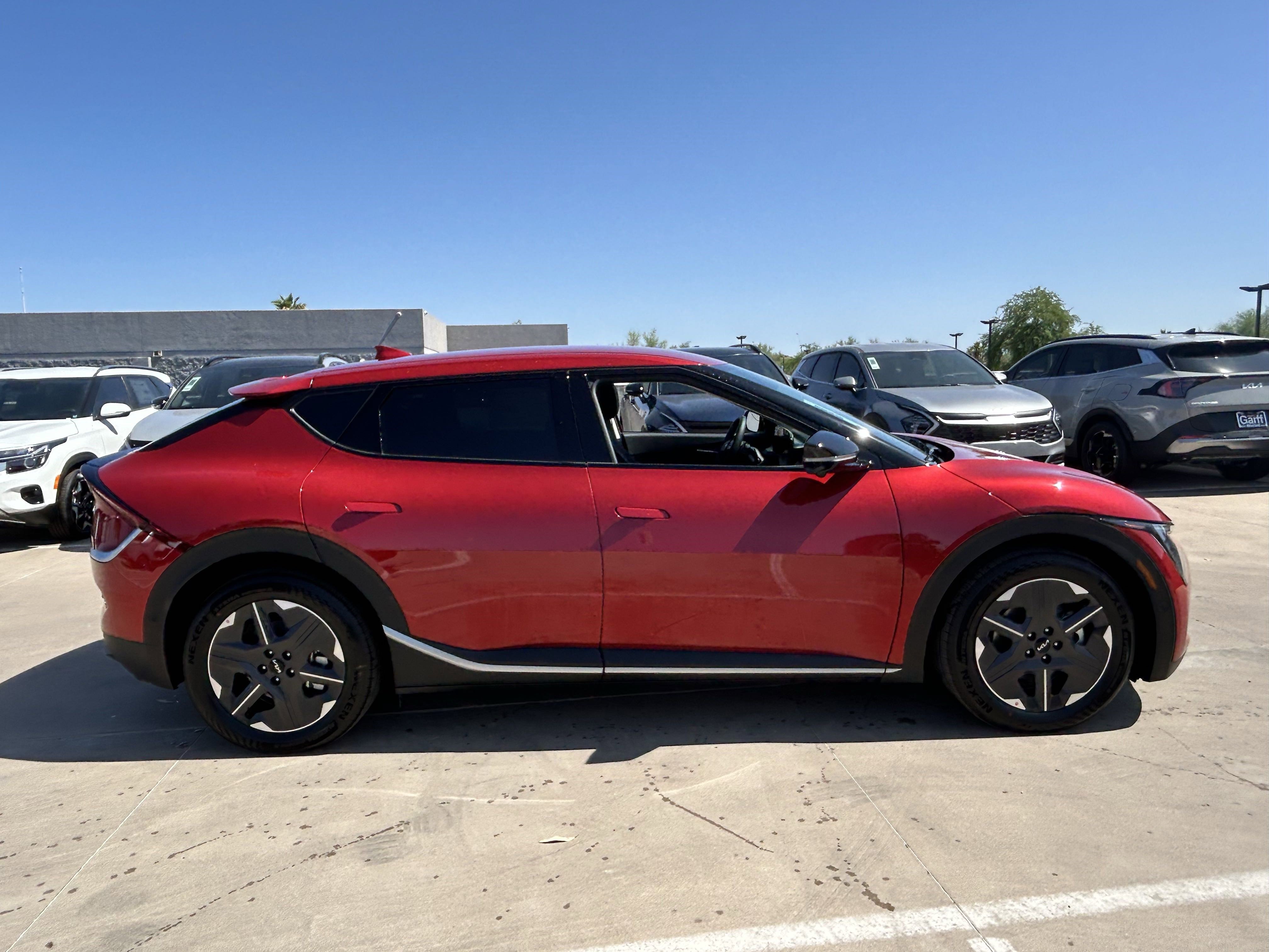 2025 Kia EV6 Light photo 2