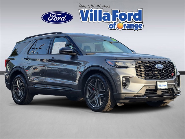 2025 Ford Explorer ST's photo