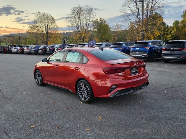2022 Kia Forte GT-Line photo 2