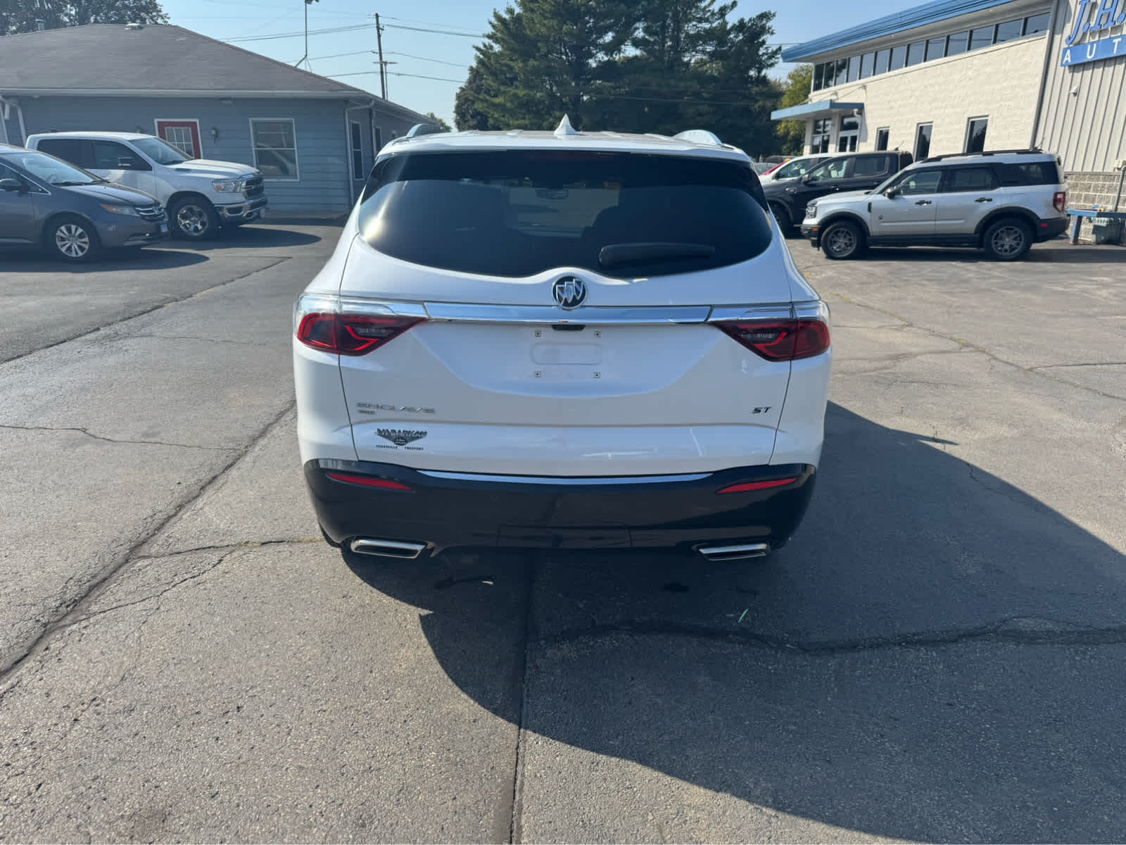 2024 Buick Enclave Essence photo 5